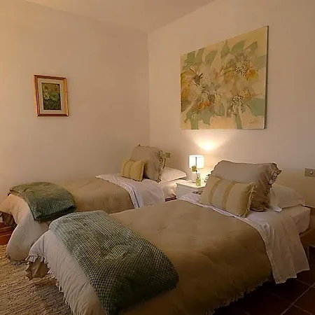 Scappo In Umbria, Casale Fasulo