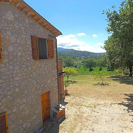 Scappo In Umbria, Casale Fasulo Hotel 4*